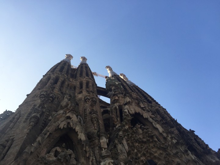 sagrada-outside
